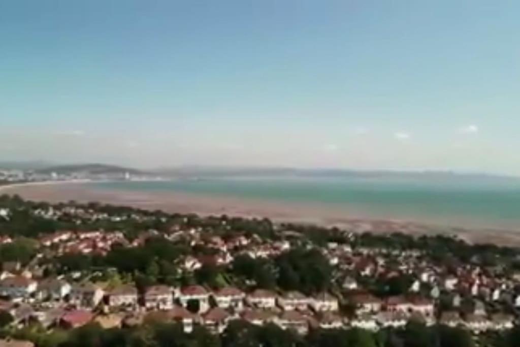 Mumbles - Modern Apartment With Panoramic Sea Views Oystermouth Exterior photo