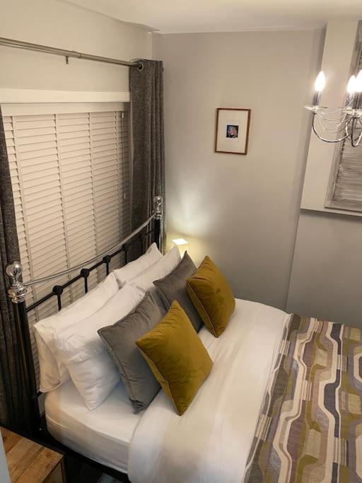 Mumbles - Modern Apartment With Panoramic Sea Views Oystermouth Exterior photo