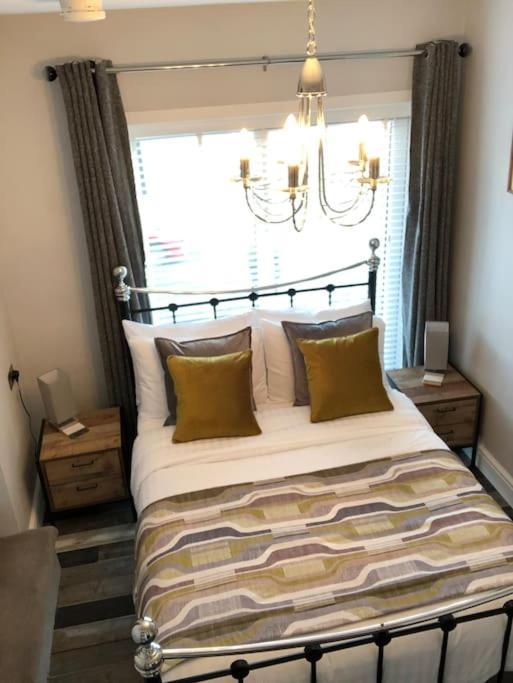 Mumbles - Modern Apartment With Panoramic Sea Views Oystermouth Exterior photo